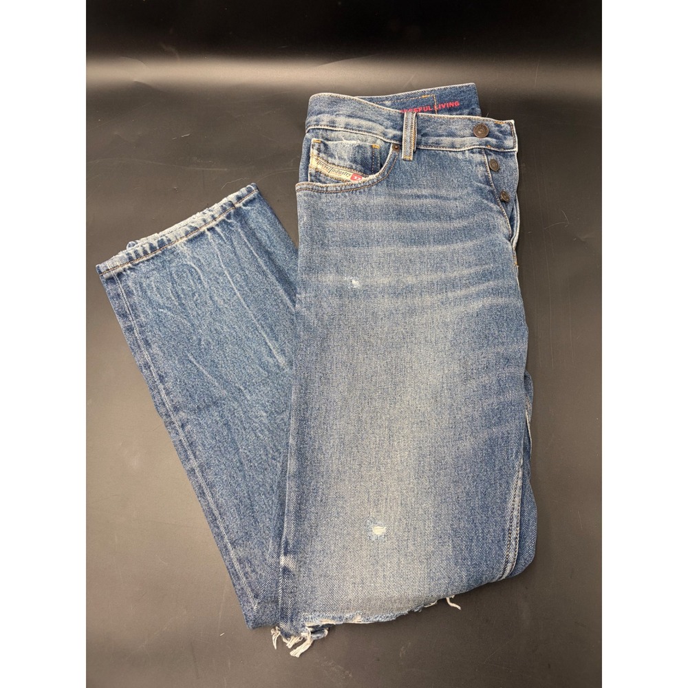 Diesel 1995 Straight Leg Distressed Blue Jeans W31 L30 A04302 09E02